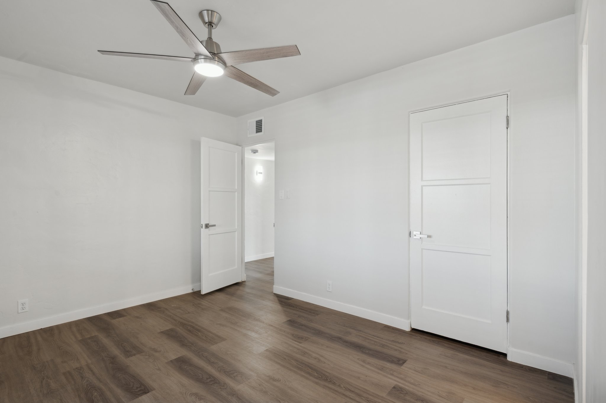 2310 E Amelia Ave, Phoenix, AZ 85016-015.jpg