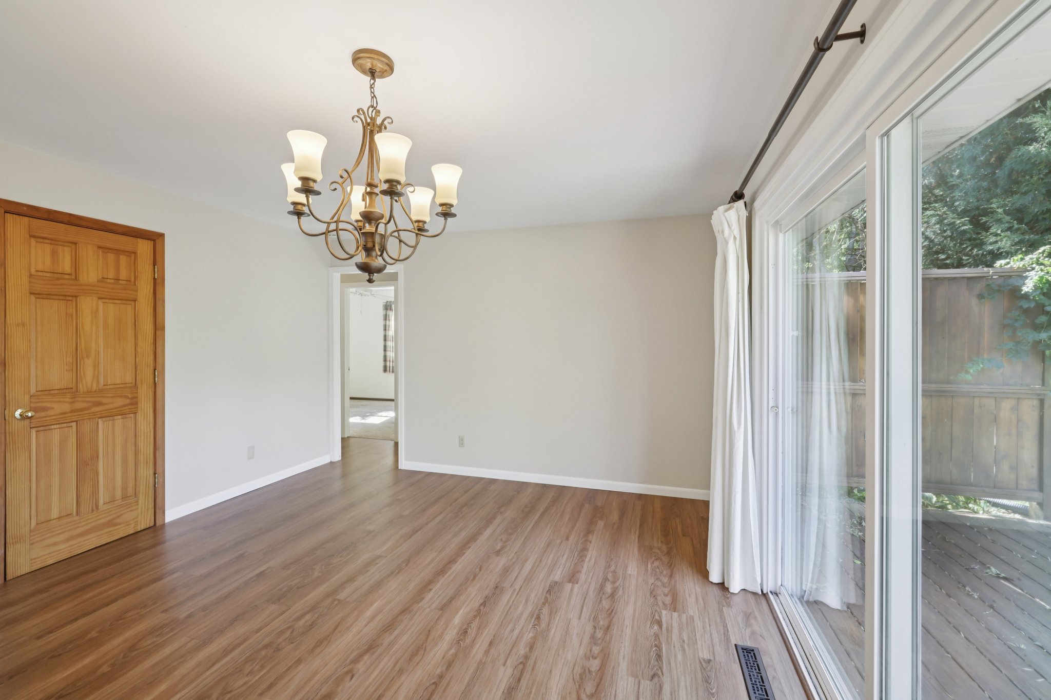Ravenswood Rd-S0910-028.jpg