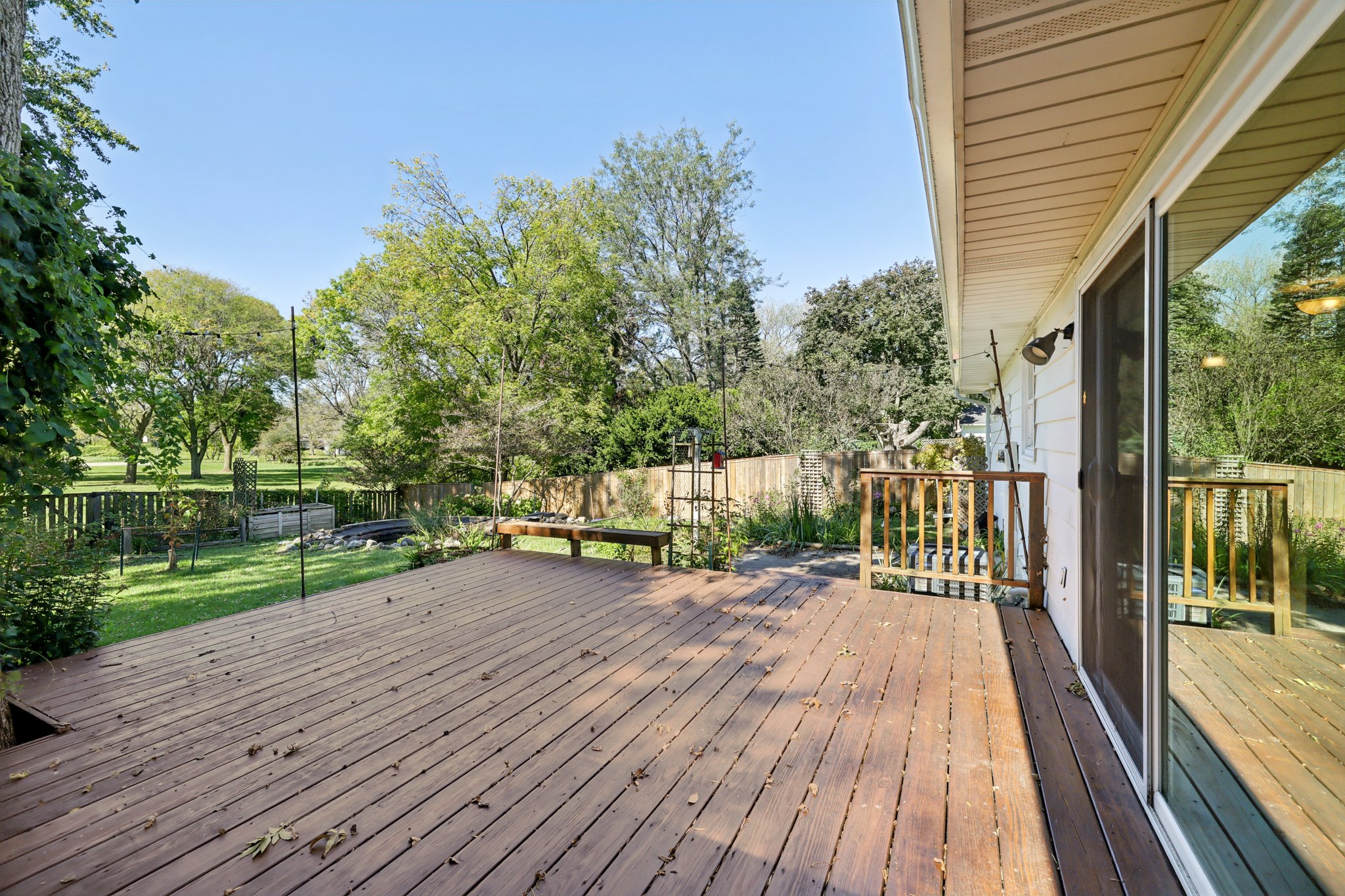 Ravenswood Rd-S0910-067.jpg