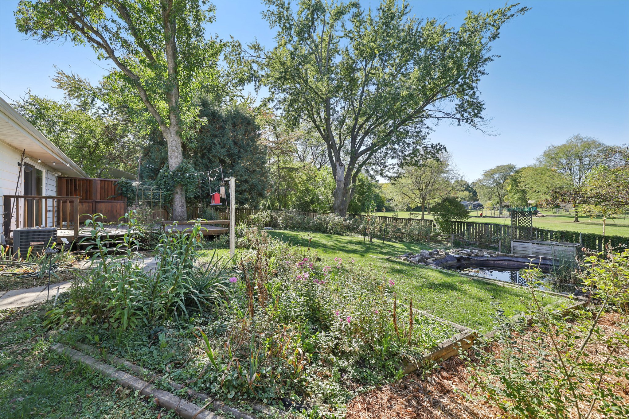 Ravenswood Rd-S0910-077.jpg