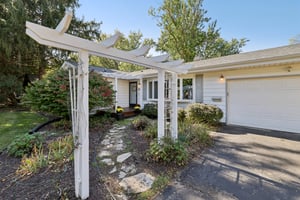 Ravenswood Rd-S0910-008.jpg