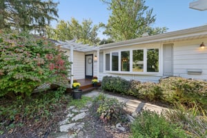 Ravenswood Rd-S0910-009.jpg