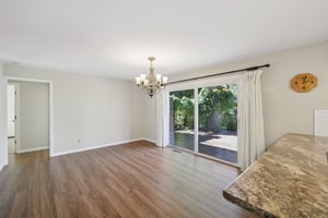 Ravenswood Rd-S0910-013.jpg