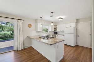 Ravenswood Rd-S0910-019.jpg
