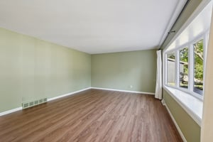 Ravenswood Rd-S0910-023.jpg