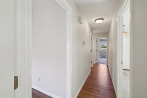 Ravenswood Rd-S0910-030.jpg