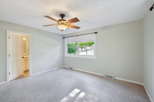 Ravenswood Rd-S0910-041.jpg