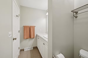 Ravenswood Rd-S0910-045.jpg