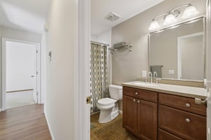 Ravenswood Rd-S0910-048.jpg