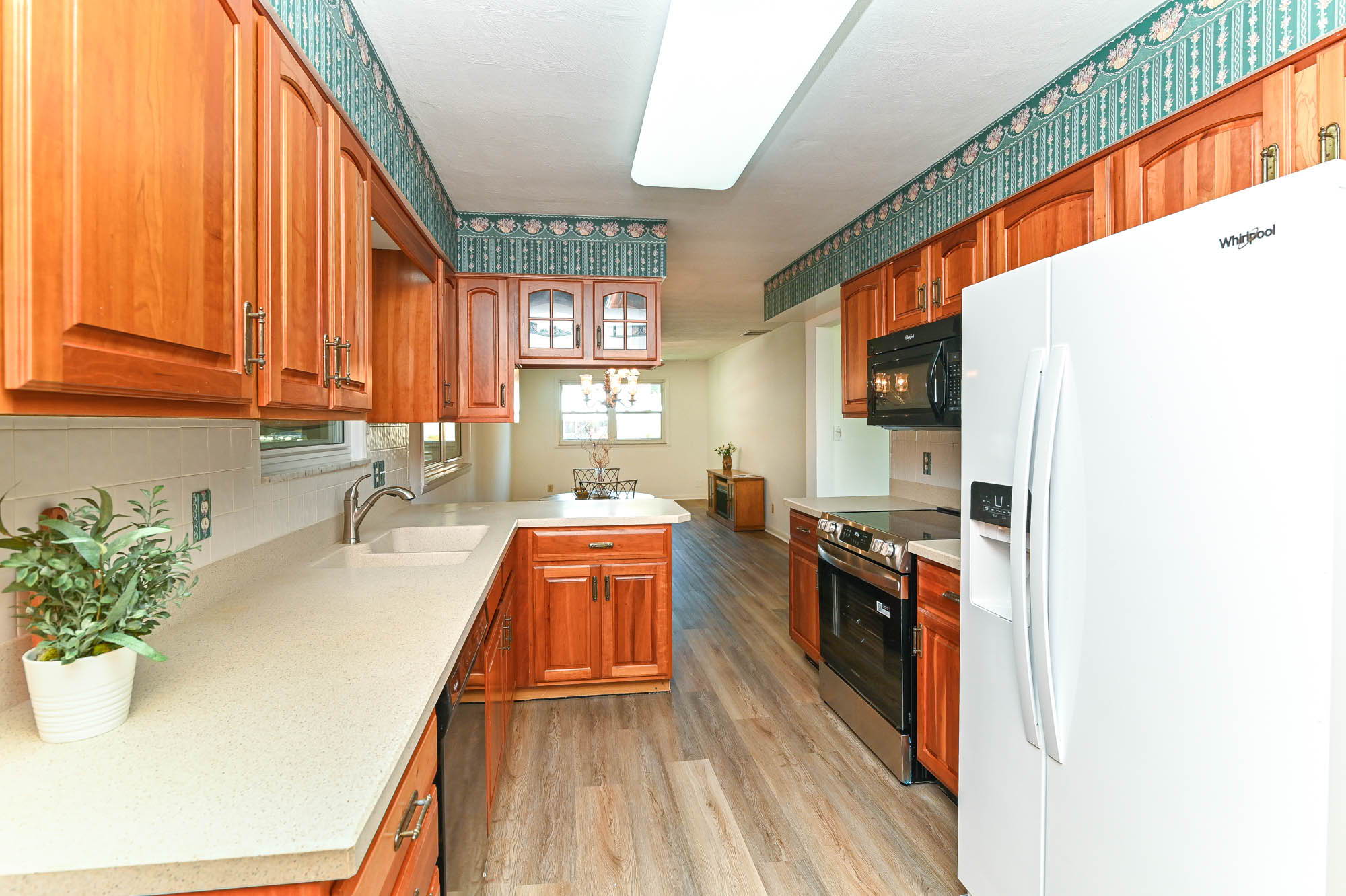  Photo 8