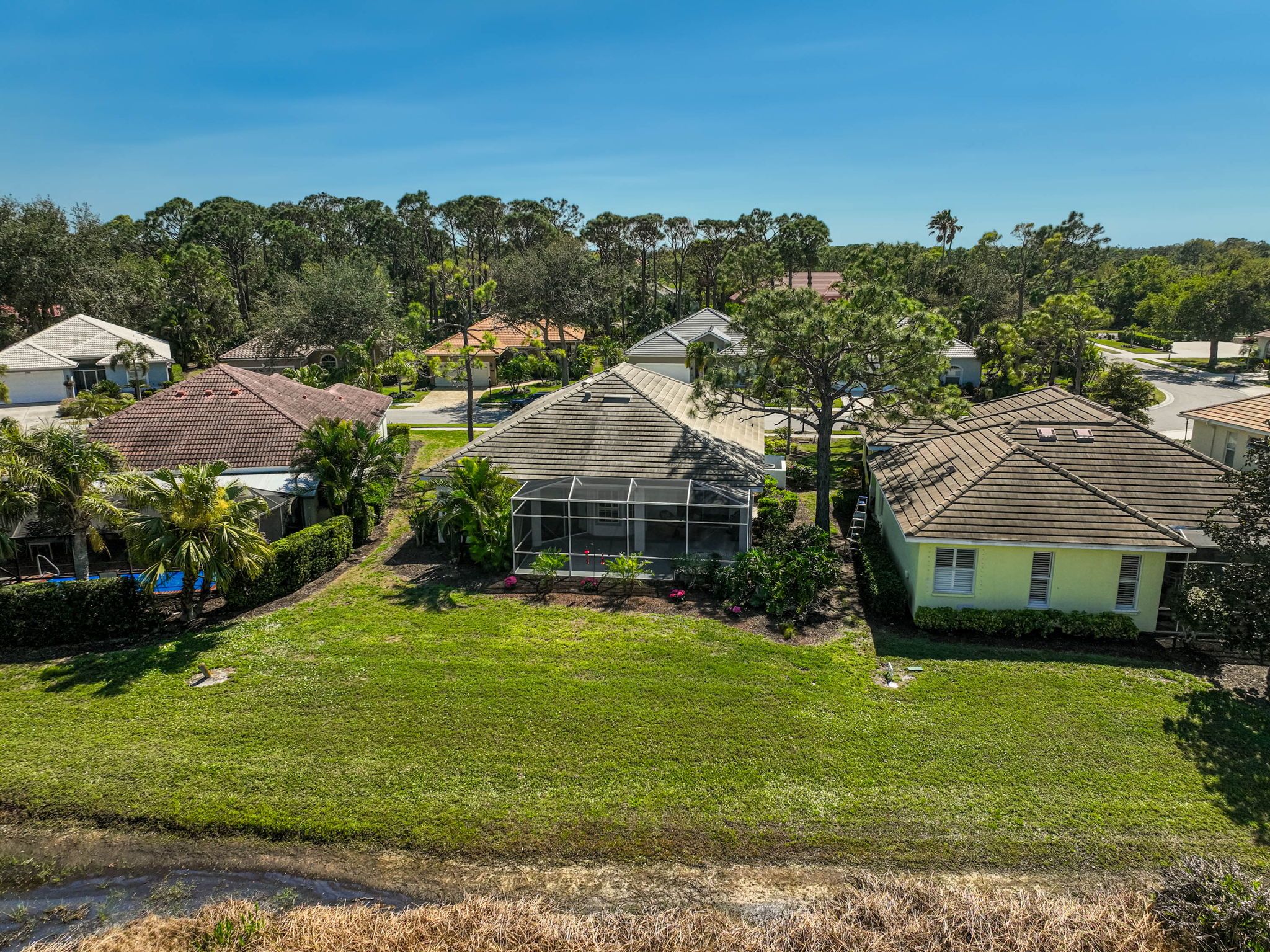 2311 Falcon Trace Ln-39
