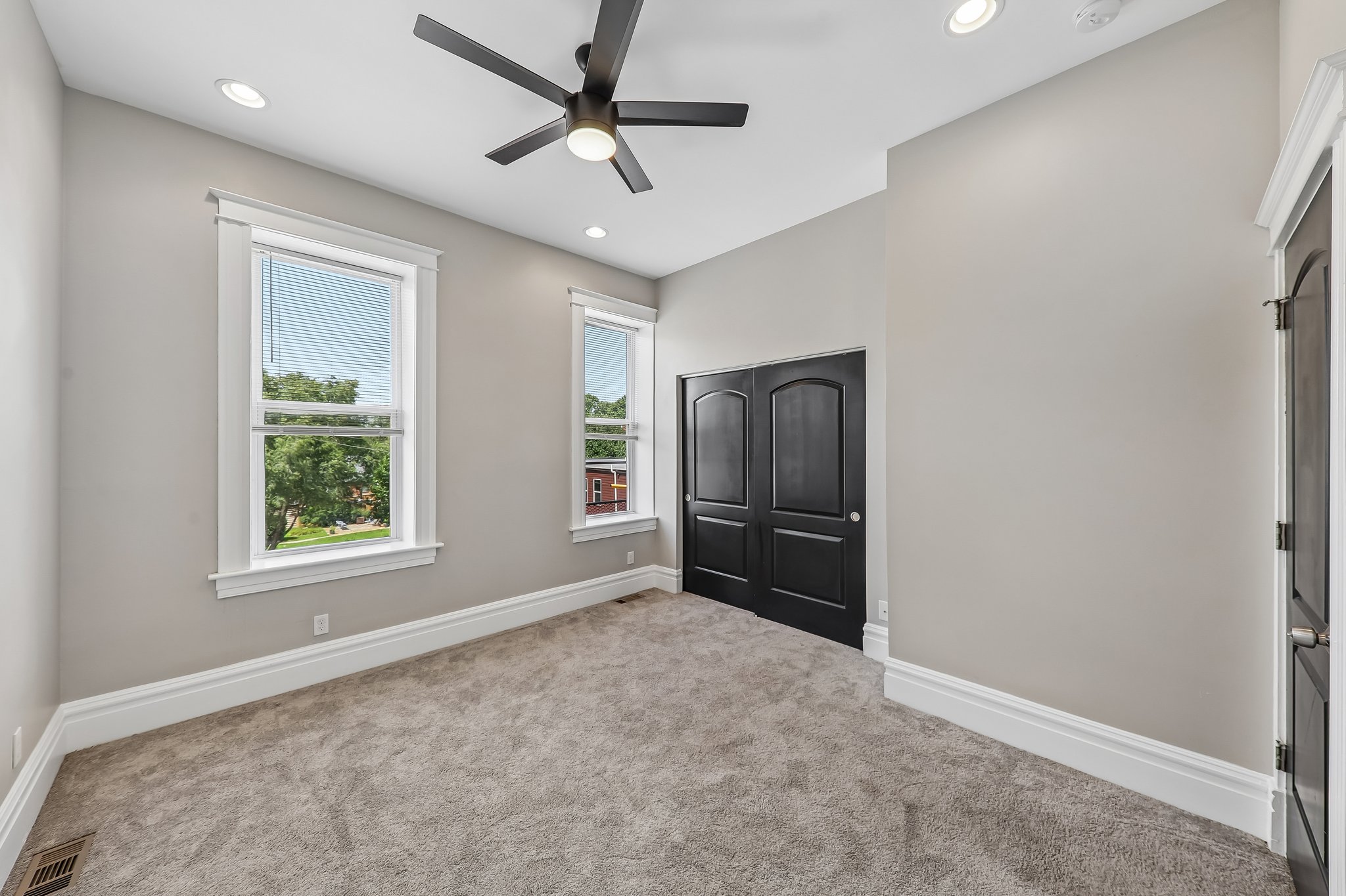 2312 Pestalozzi St-S1706-031.jpg