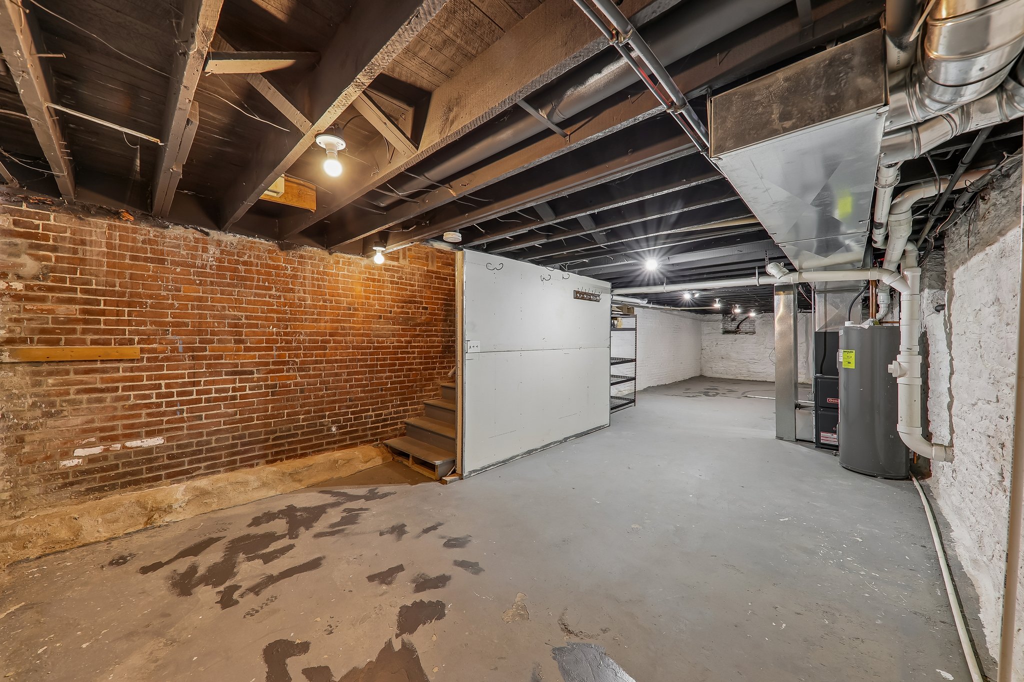 2312 Pestalozzi St-S1706-036.jpg