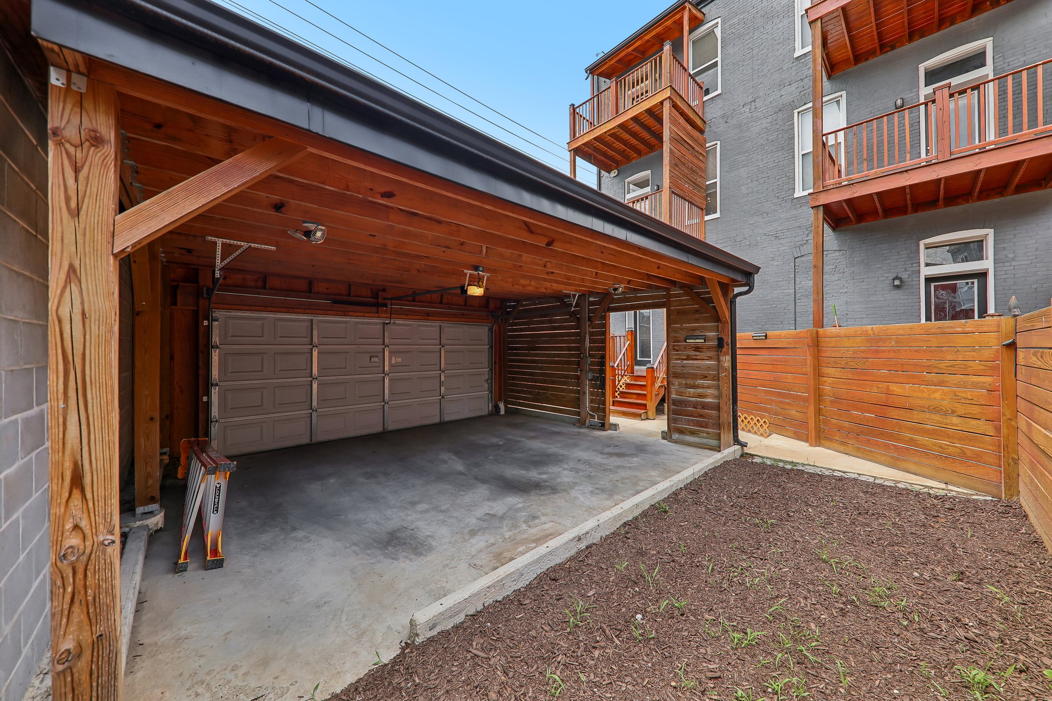 2312 Pestalozzi St-S1706-042.jpg