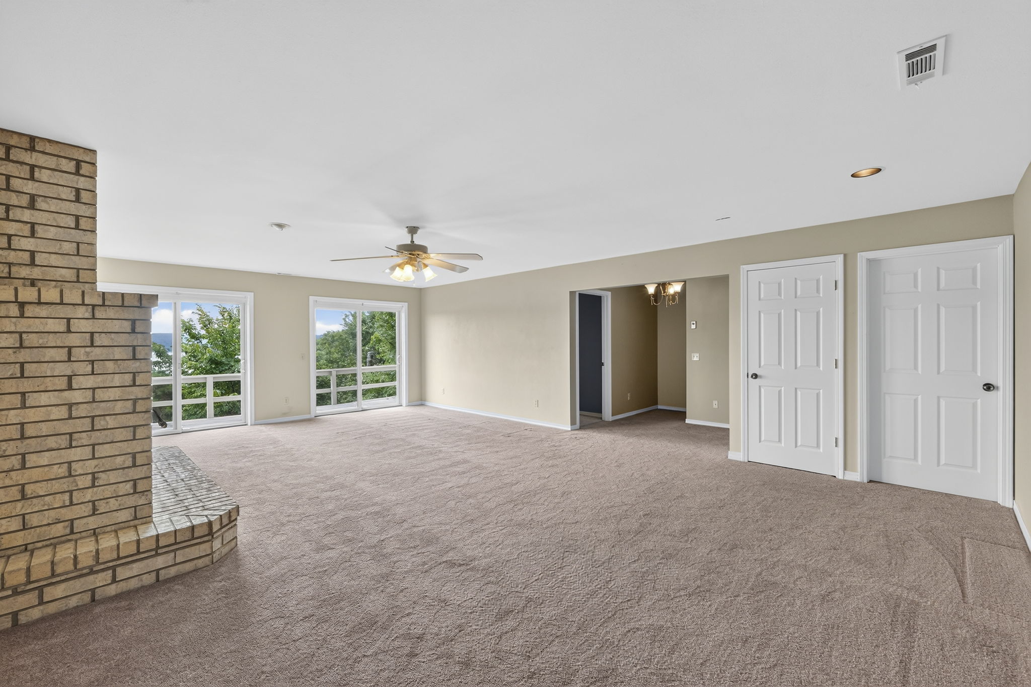  Photo 46