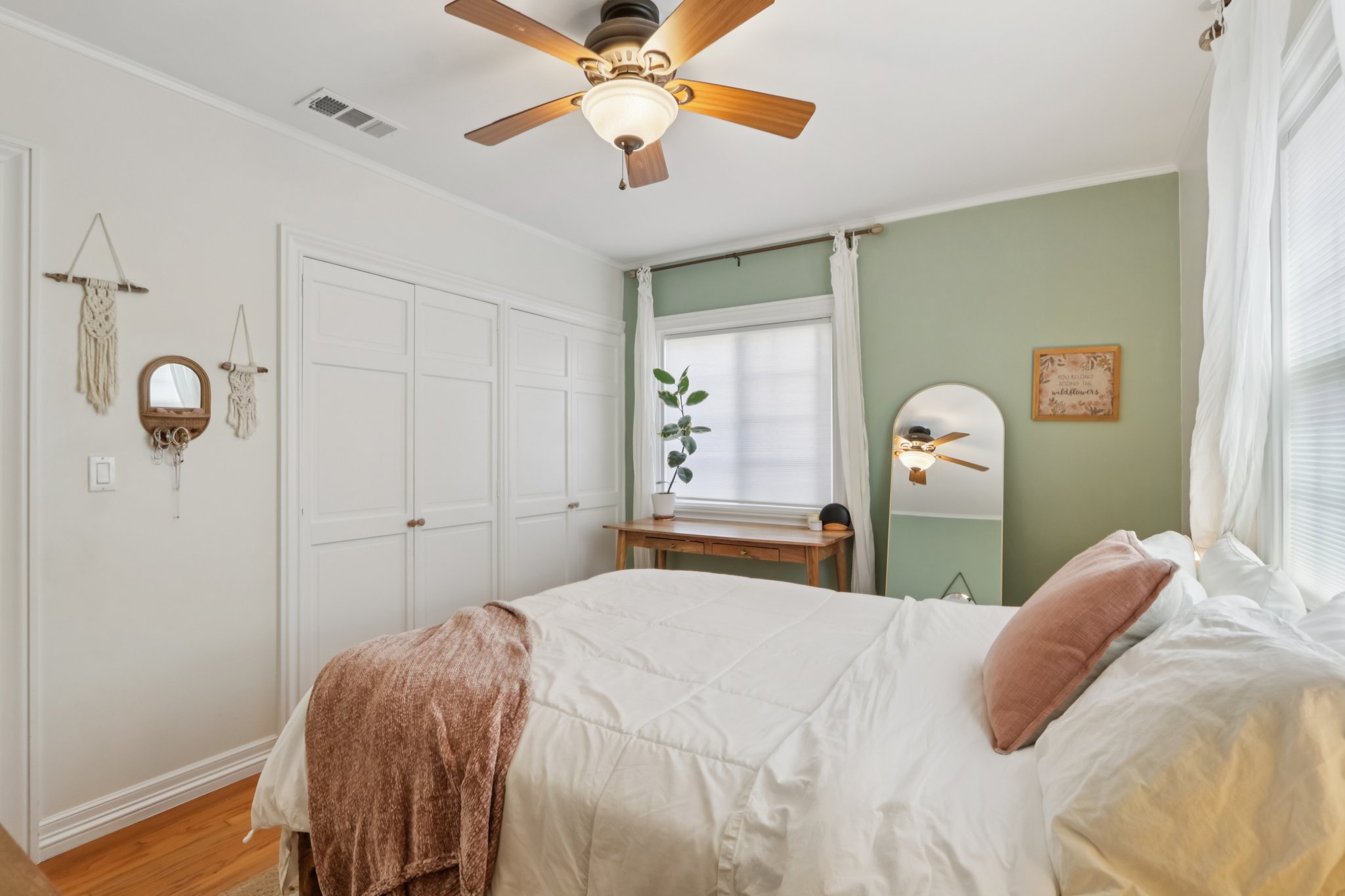 Falena Ave-S1801-020.jpg