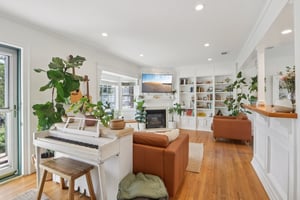 Falena Ave-S1801-001.jpg