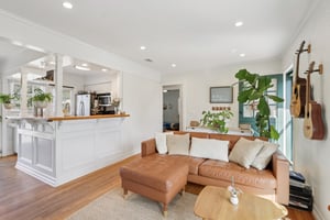 Falena Ave-S1801-002.jpg