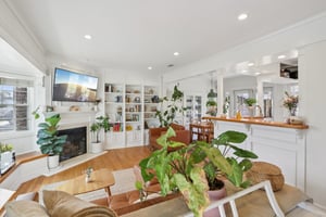 Falena Ave-S1801-006.jpg