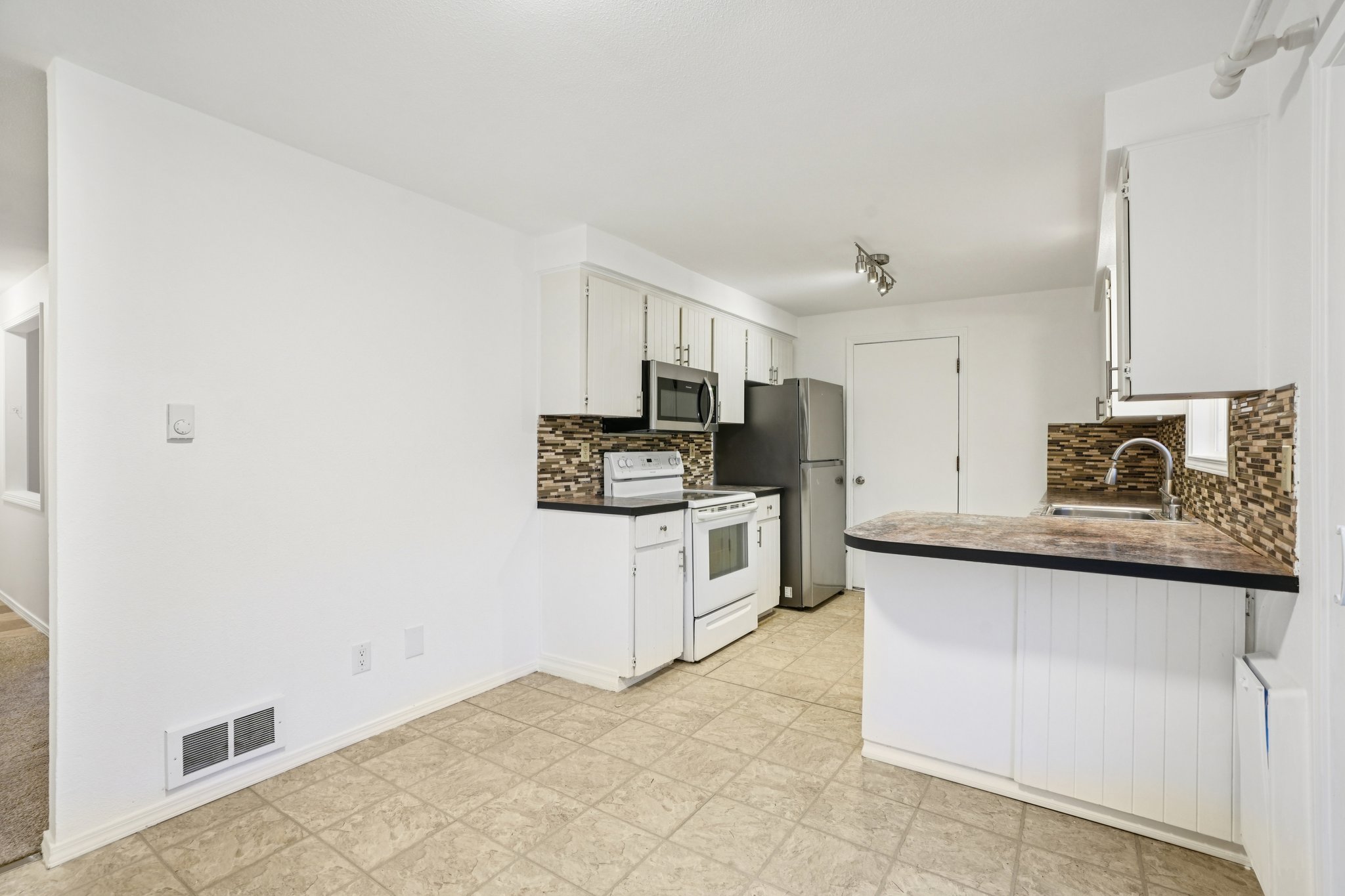 NE 156th Ave-S1012-012.jpg