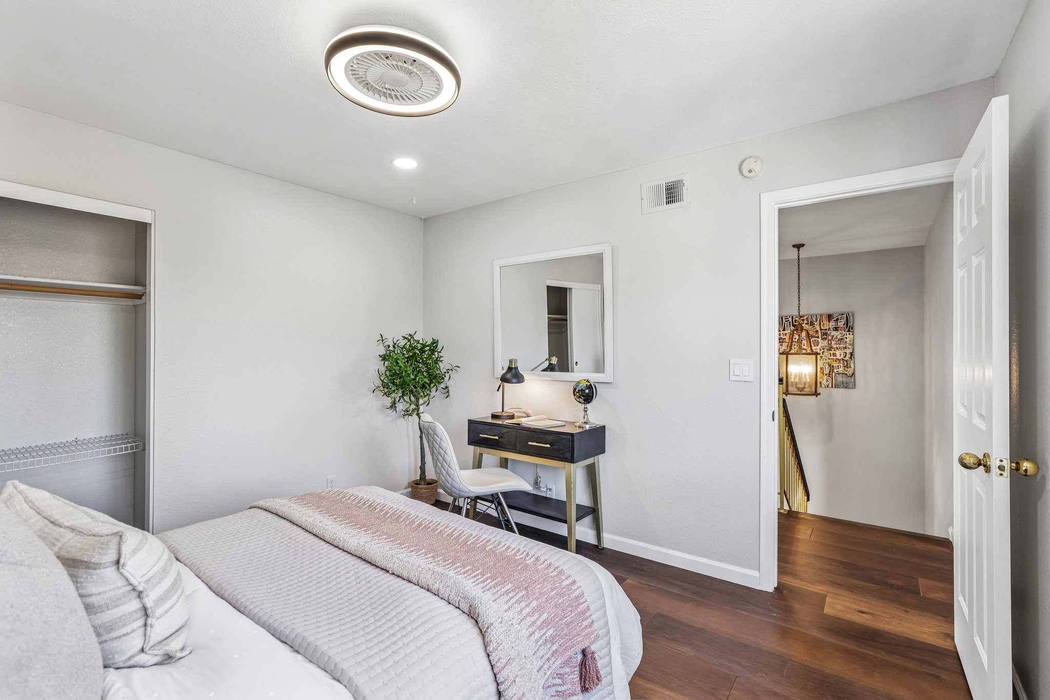 Farmcrest St-S1506-029.jpg