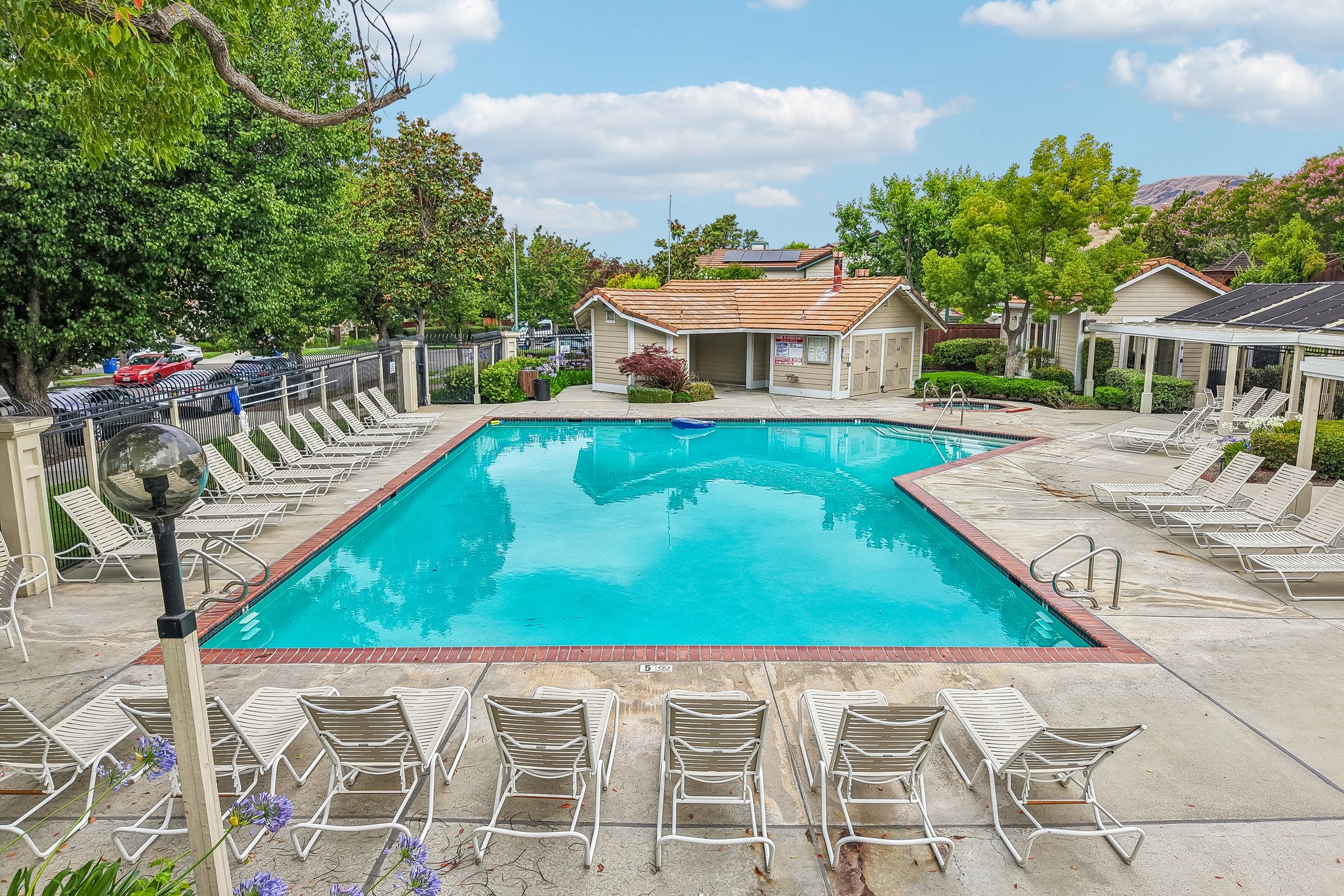 Farmcrest St-2006-911.jpg