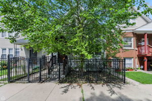 2314 N Mango Ave_001