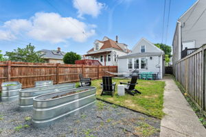 2314 N Mango Ave_004