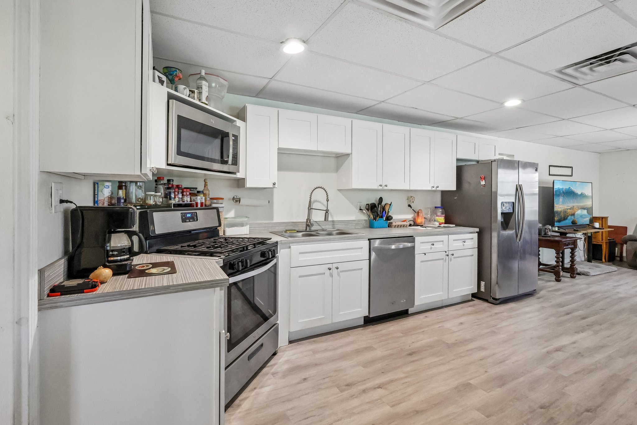 Edgewater Ave-S3006-015.jpg
