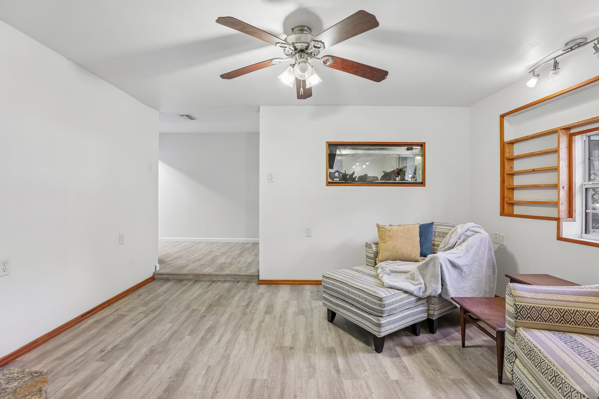 Edgewater Ave-S1009-006.jpg