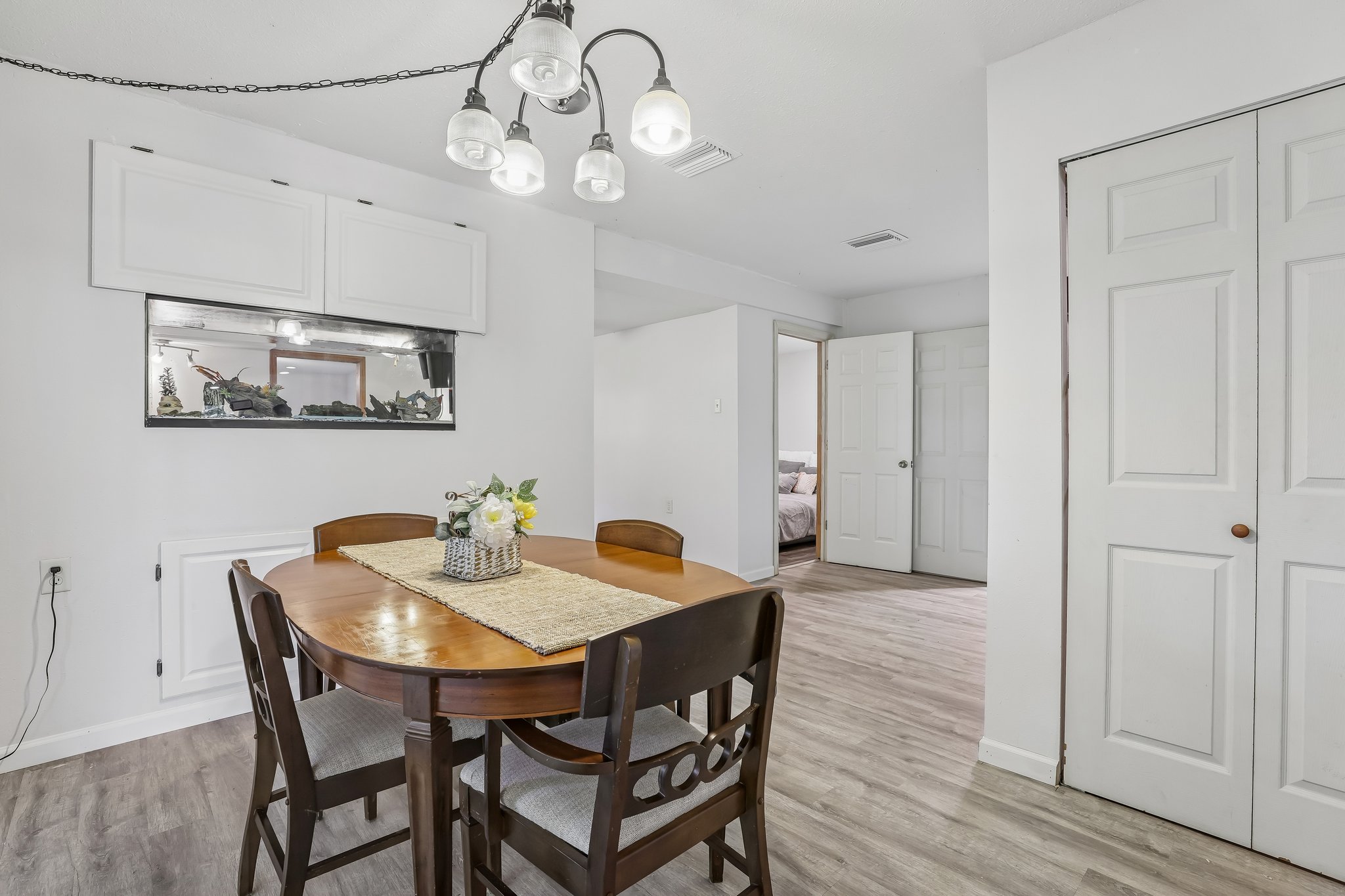 Edgewater Ave-S1009-009.jpg