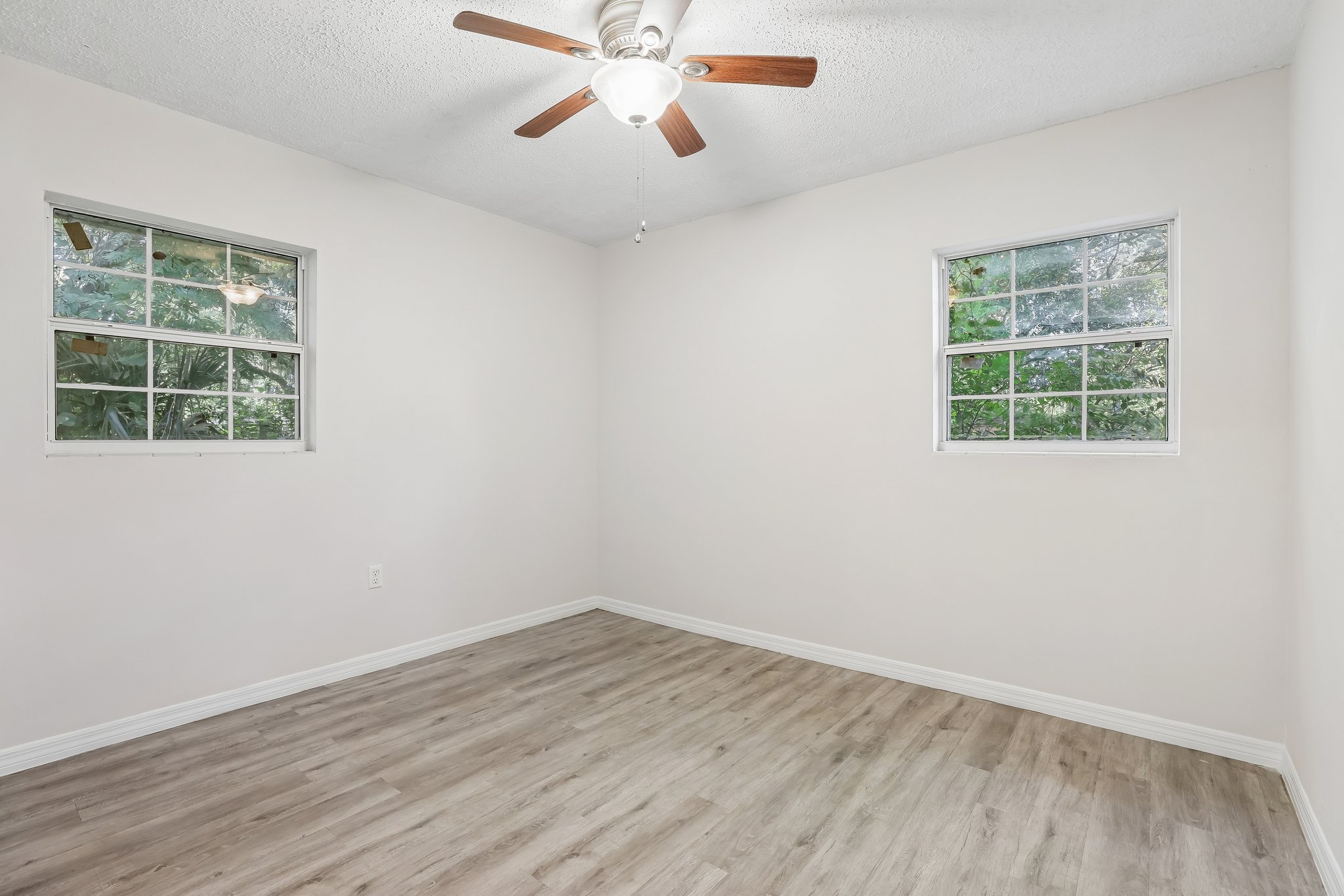 Edgewater Ave-S1009-027.jpg