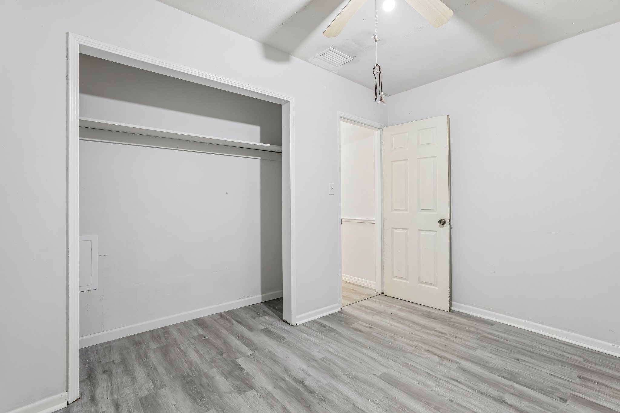 Edgewater Ave-S1009-032.jpg