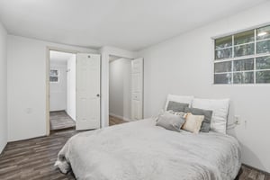 Edgewater Ave-S1009-019.jpg