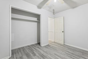 Edgewater Ave-S1009-032.jpg