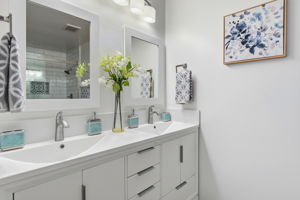 037_F8_2315 Sharon Rd