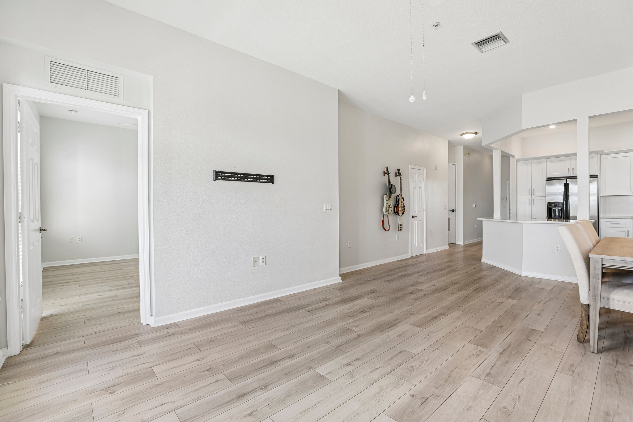 Upper Park Rd 302-S2204-006.jpg