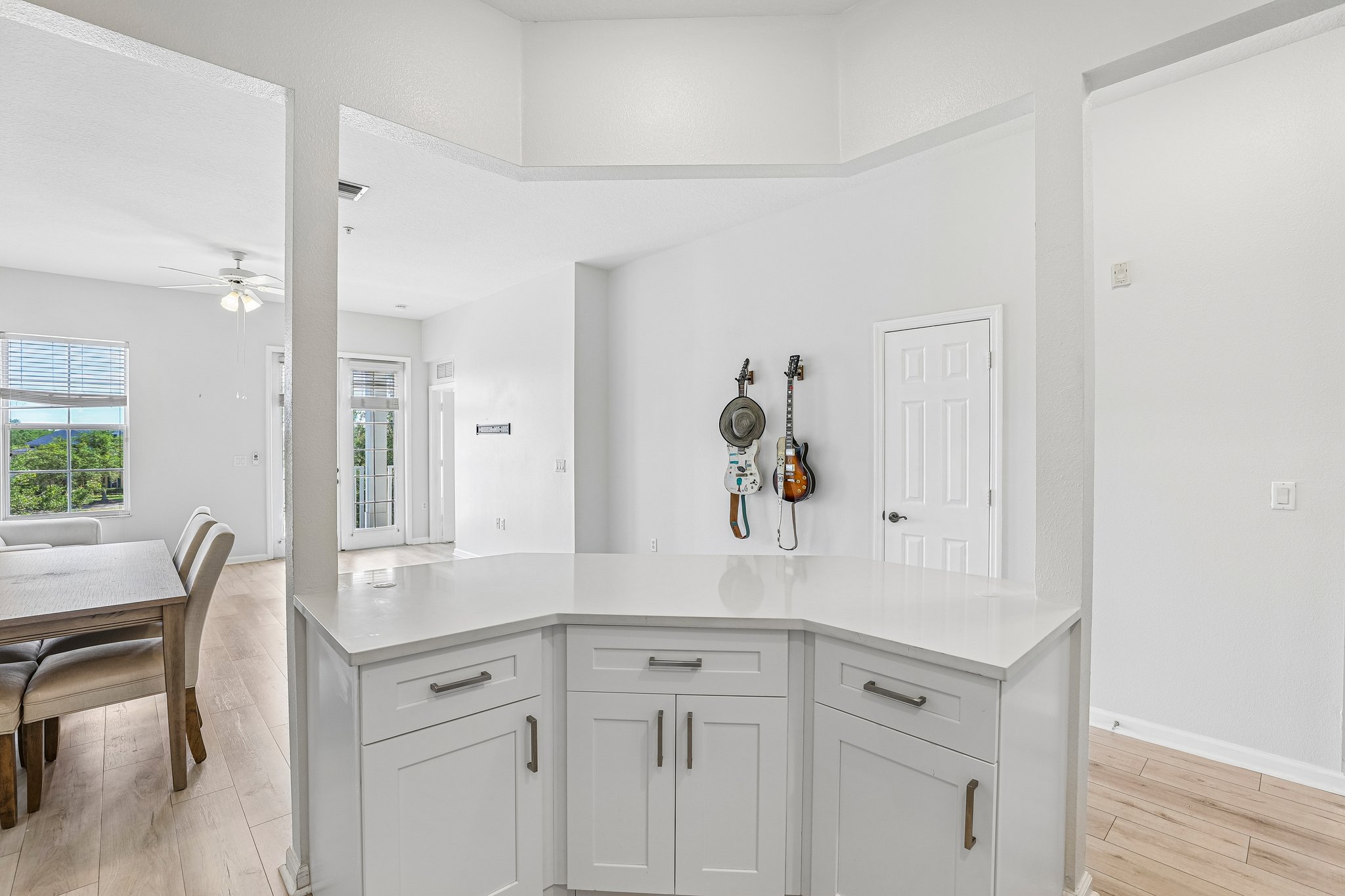 Upper Park Rd 302-S2204-011.jpg