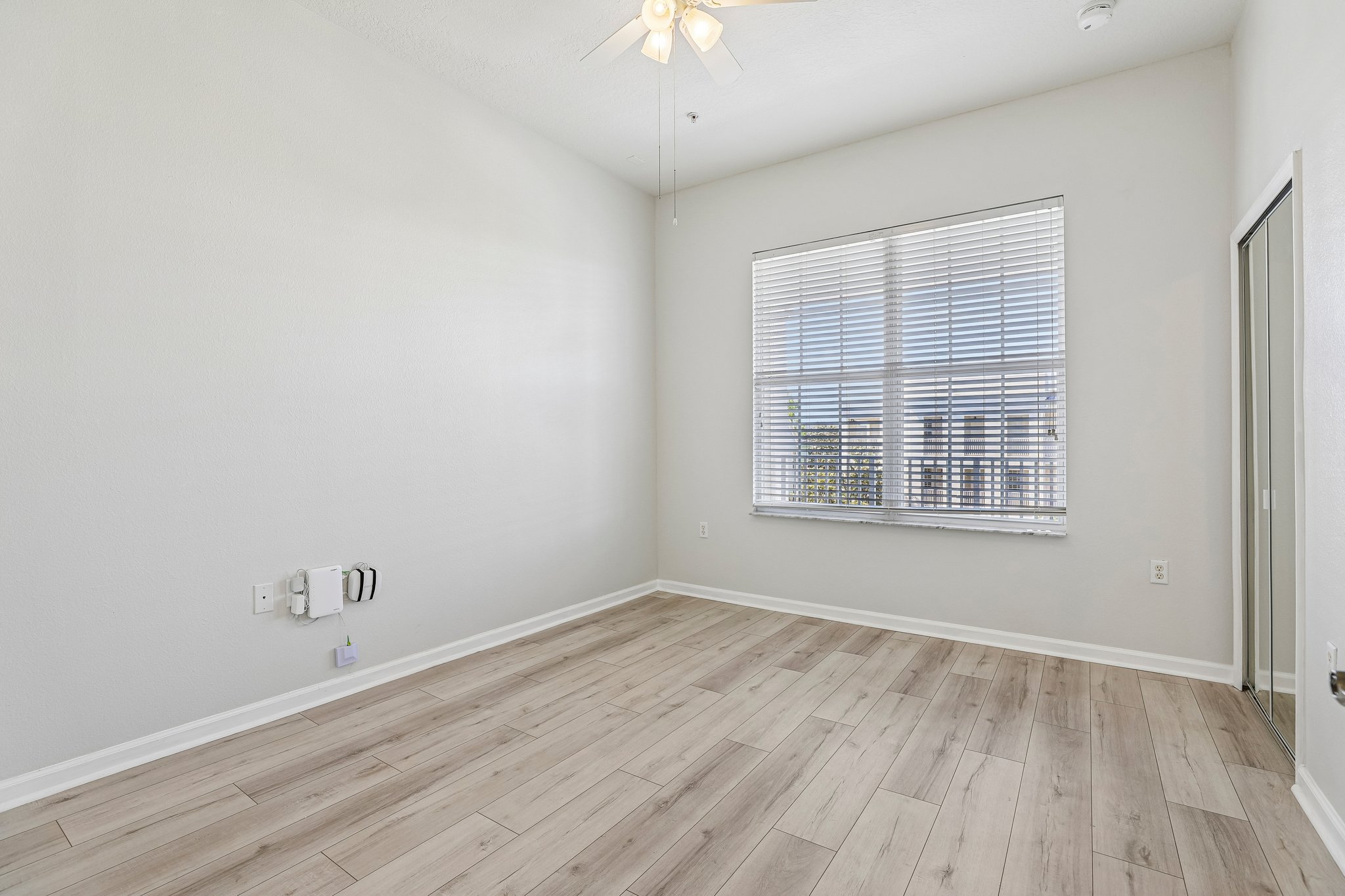 Upper Park Rd 302-S2204-015.jpg