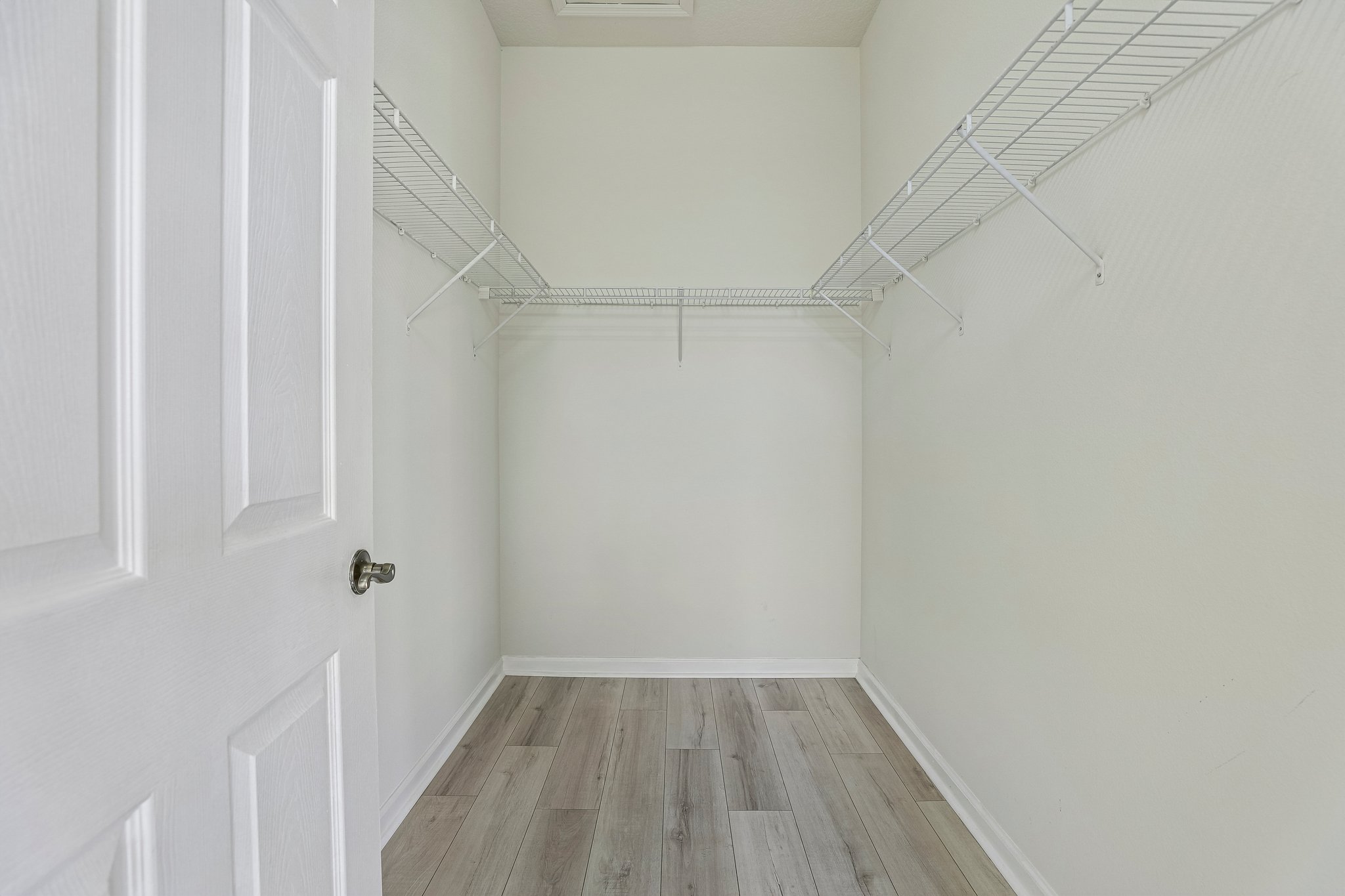 Upper Park Rd 302-S2204-023.jpg