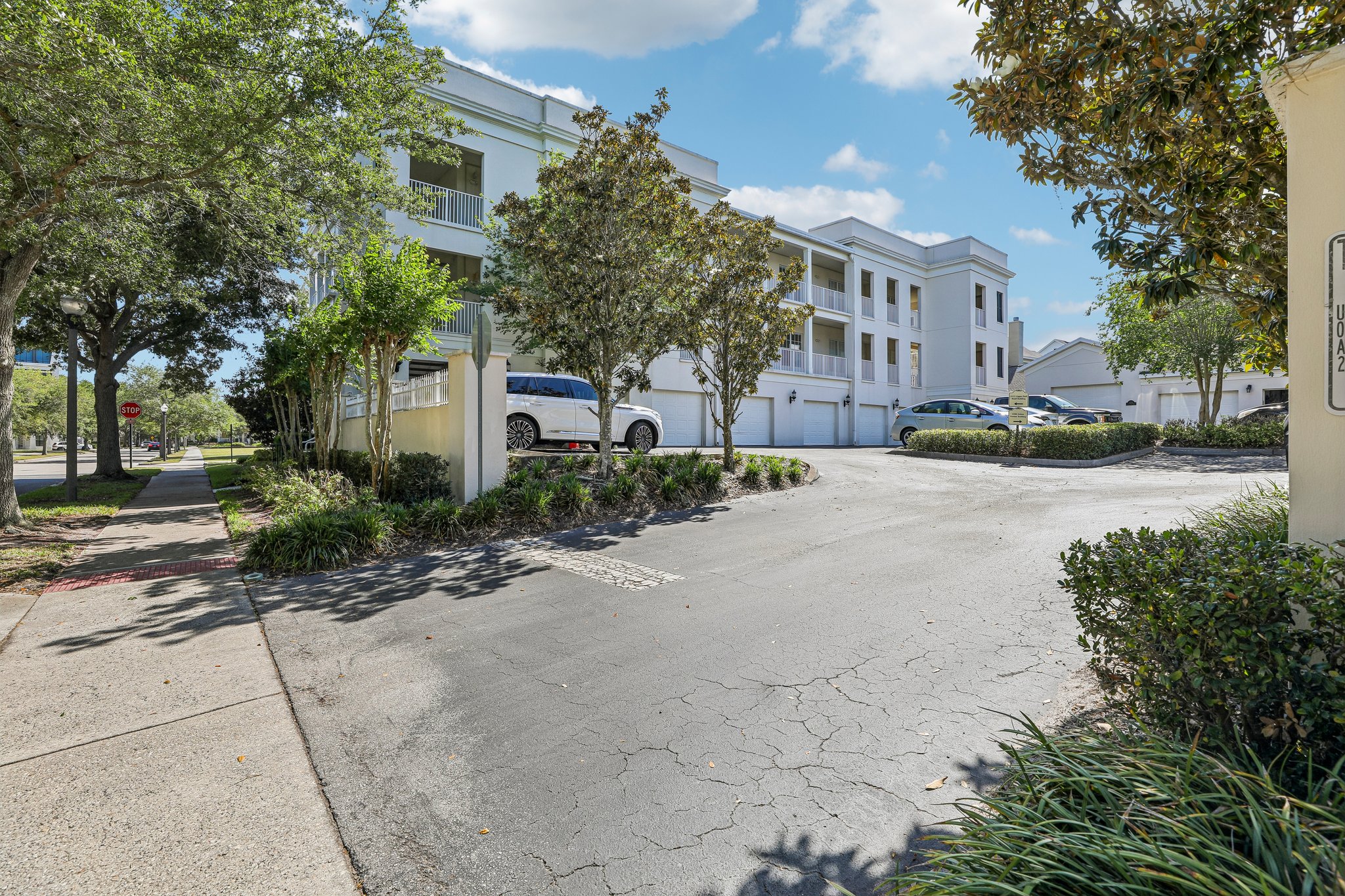 Upper Park Rd 302-S2204-034.jpg