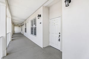 Upper Park Rd 302-S2204-004.jpg