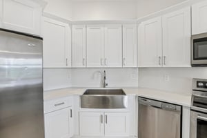 Upper Park Rd 302-S2204-012.jpg