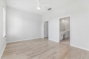 Upper Park Rd 302-S2204-020.jpg