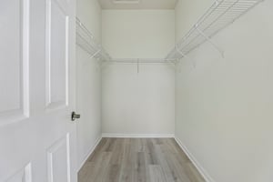 Upper Park Rd 302-S2204-023.jpg