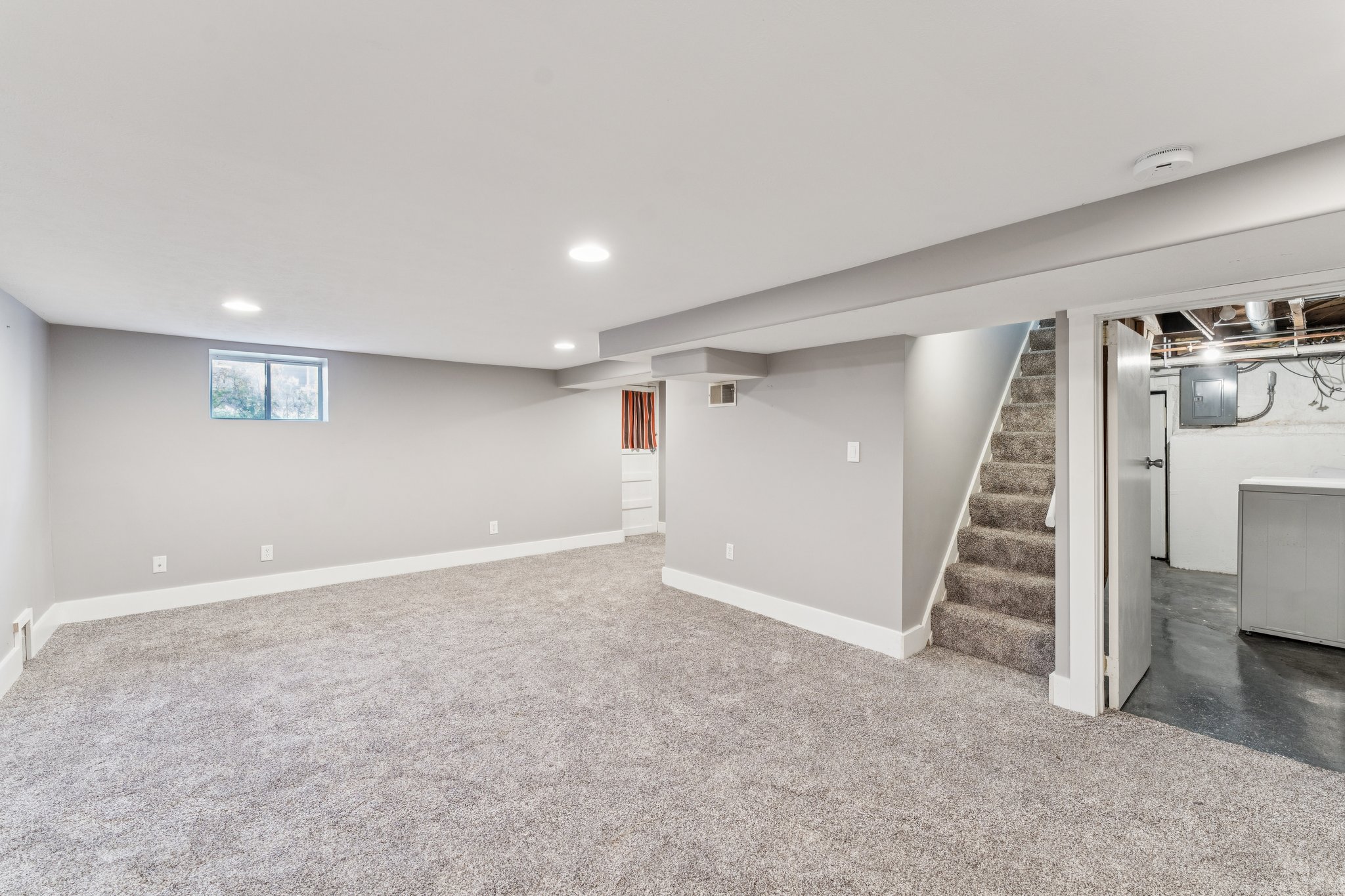 7299 - 2316 N 69th St_011.jpg