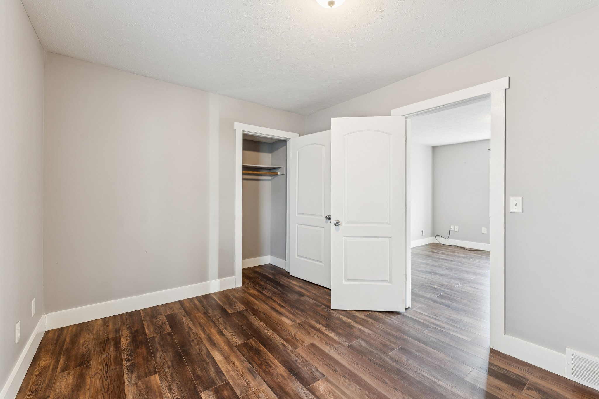 7299 - 2316 N 69th St_016.jpg