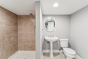 7299 - 2316 N 69th St_013.jpg