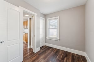 7299 - 2316 N 69th St_019.jpg