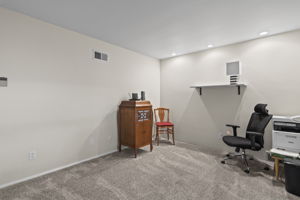 Bedroom/Office